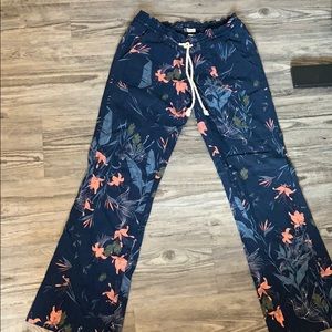 Roxy brand Tropical loose pant legs
